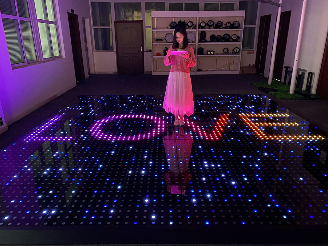 สายไร้สาย 50*50cm 60*60cm LED ดานซ์ฟอร์ม สําหรับโชว์เวทีมืออาชีพ